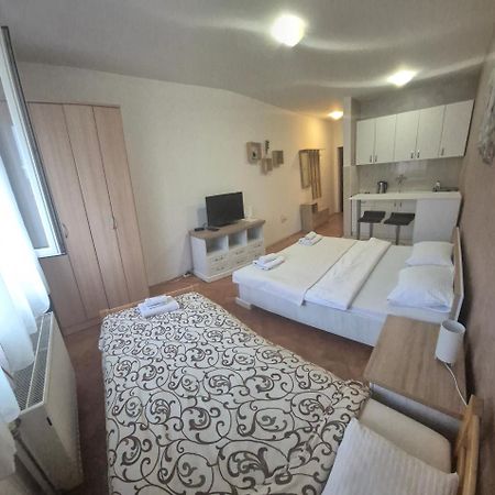 Apartmani Jasmin Novi Sad Exteriör bild