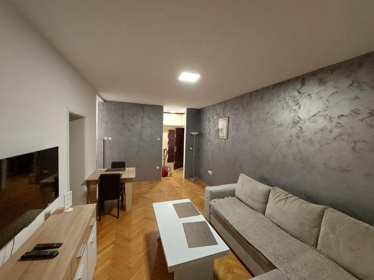 Apartmani Jasmin Novi Sad Exteriör bild