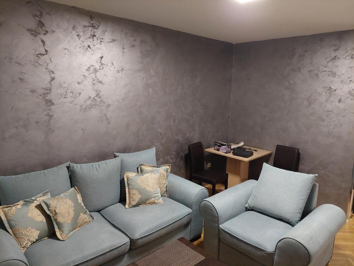 Apartmani Jasmin Novi Sad Exteriör bild