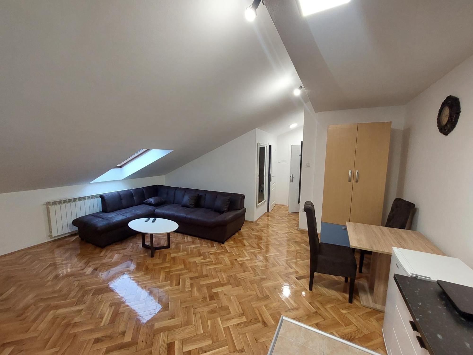Apartmani Jasmin Novi Sad Exteriör bild