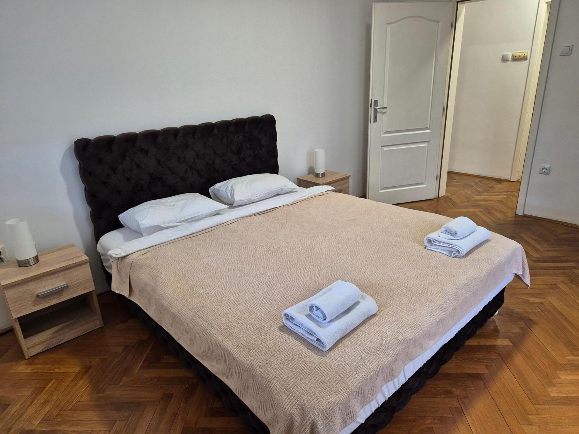 Apartmani Jasmin Novi Sad Exteriör bild