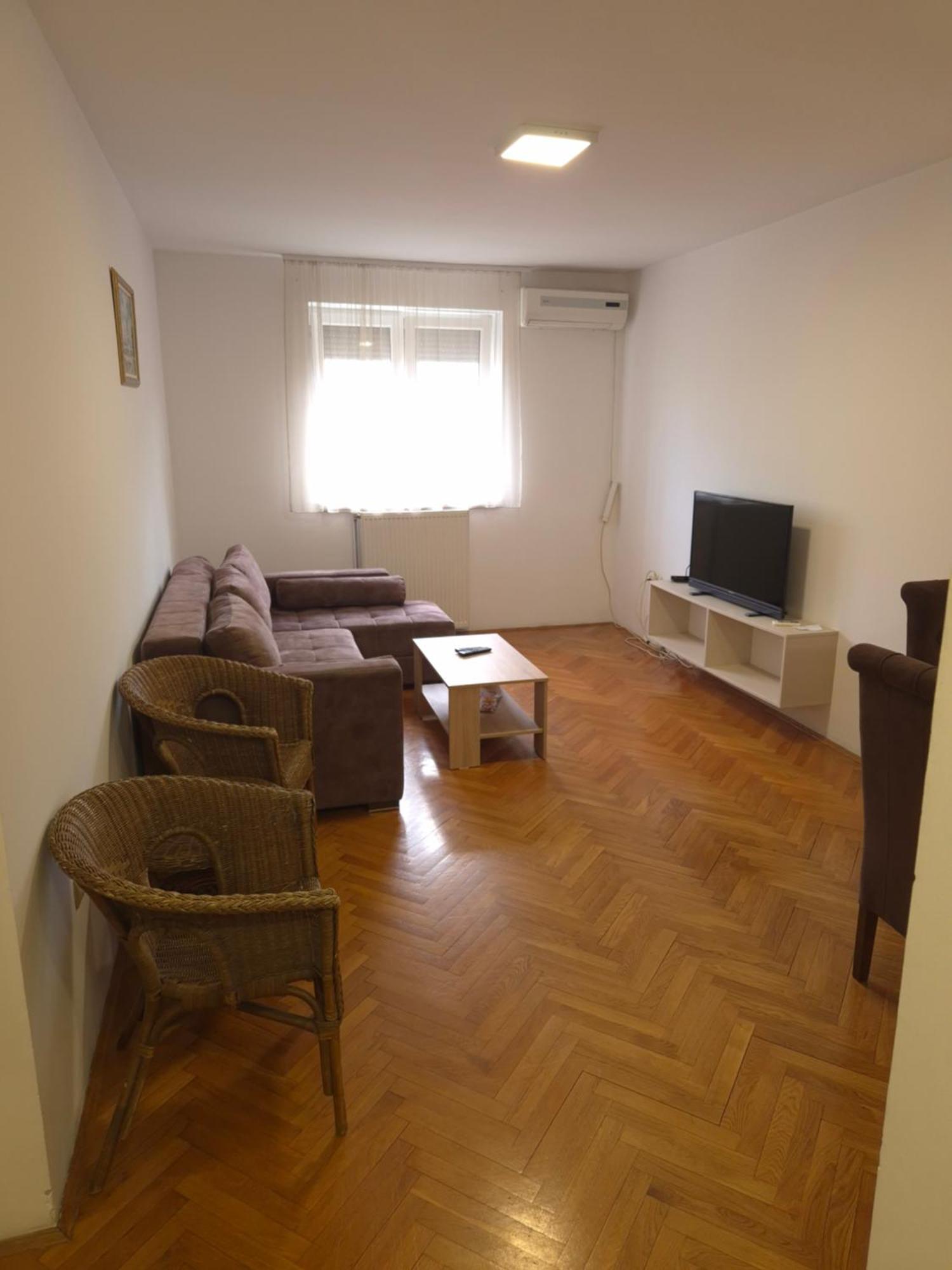 Apartmani Jasmin Novi Sad Exteriör bild